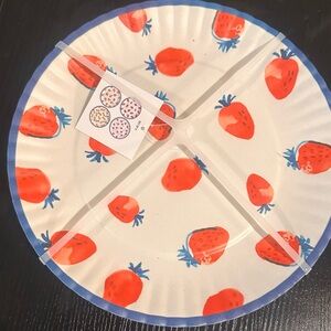 🍓 Strawberry-Themed Party Plates – 4 Pack